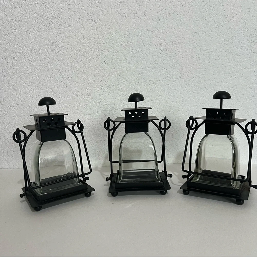 Frontgate Vintage Windproof Candle Holder Lantern Indoors & Outdoors Black
